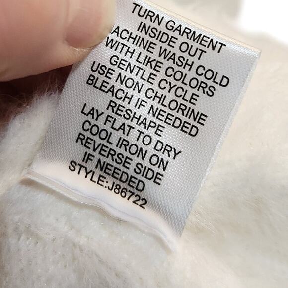 It's Our Time White V-Neck Cozy Faux Fur Button Front Cardigan Sweater Size XL - Picture 6 of 6